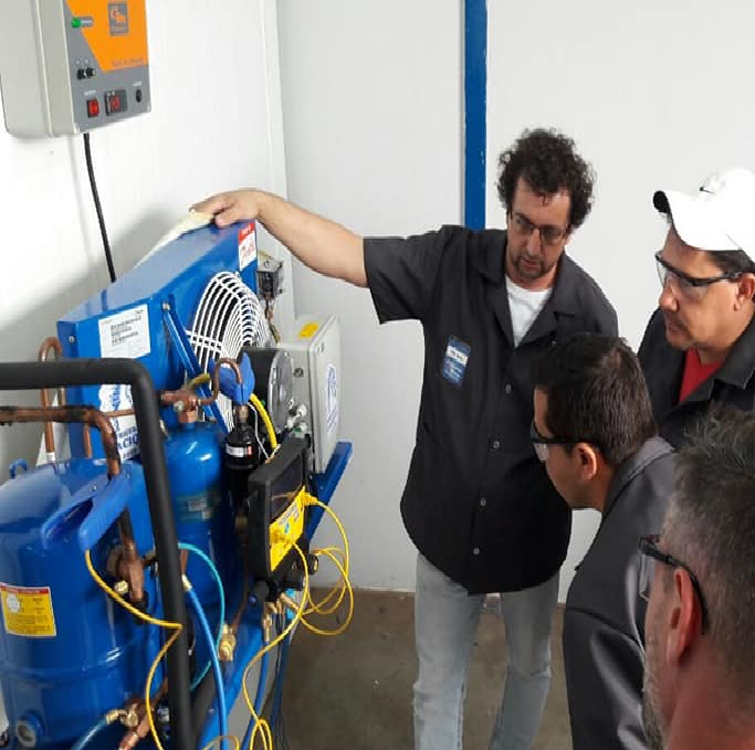 Técnico especializado em ar condicionado